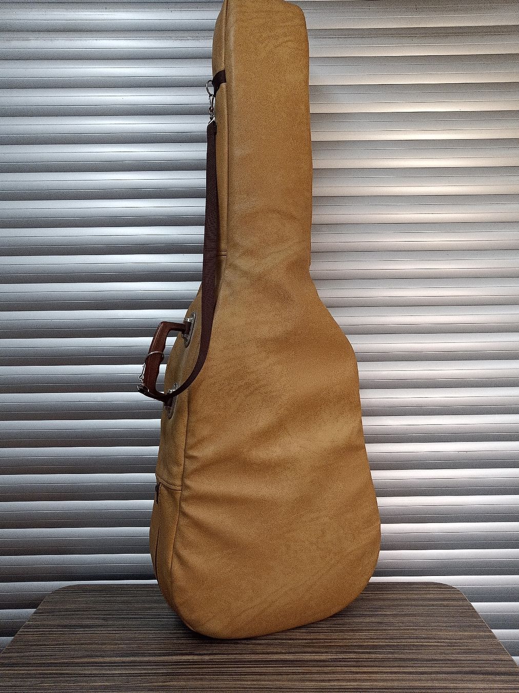 Aria Instruments de musique: Klassische Gitarre Aria A552 – D'occasion à Reiden par Zofi-Brocki 4
