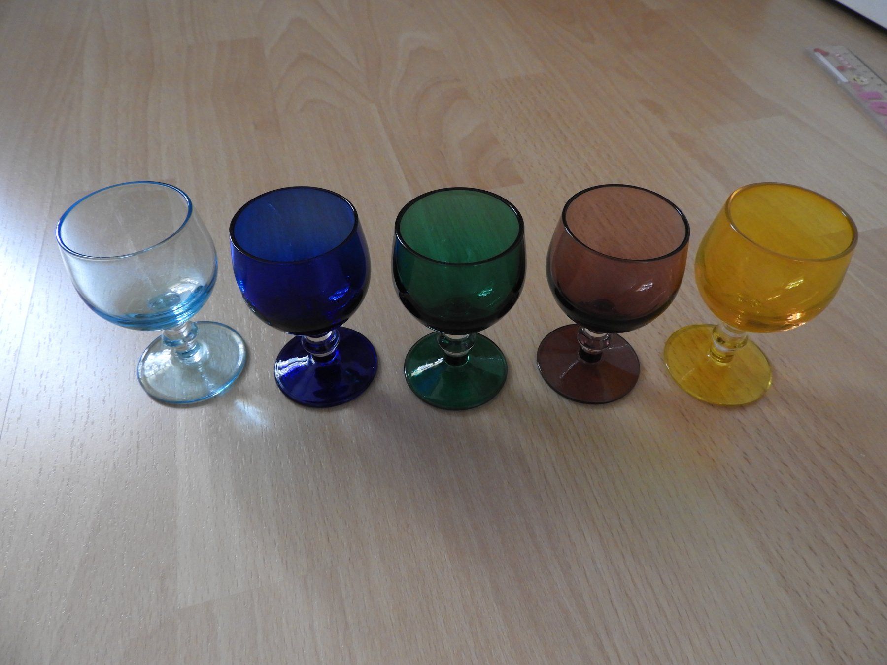 Bicchieri: 5 Verres à liqueur, colorés – Usato da Dombresson venduto da sev_bsb8 4