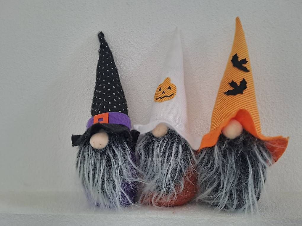 Tutte le decorazioni: 3 nains en peluche Halloween – Usato da Bellerive VD venduto da tak_vz68