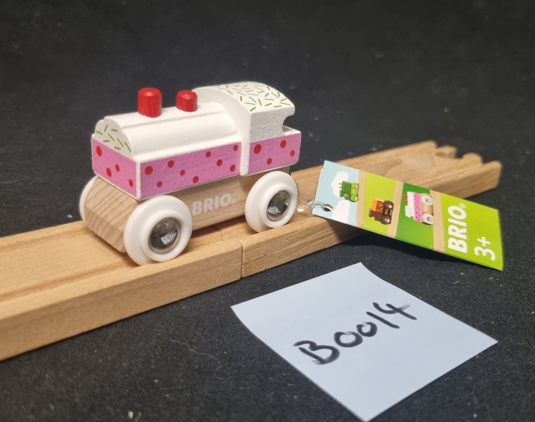 Brio Giocattoli: Brio Super Sammel Lok Cupcake – Nuovo (secondo la descrizione) da Willisau venduto da Hilbrand-Handel 3