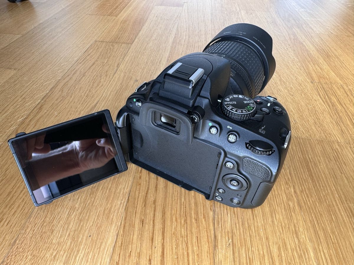 Nikon Fotocamera: Full set Nikon D5100 Kit with 18-105mm + Extras – Usato da Belmont-Lausanne venduto da Daverine 2