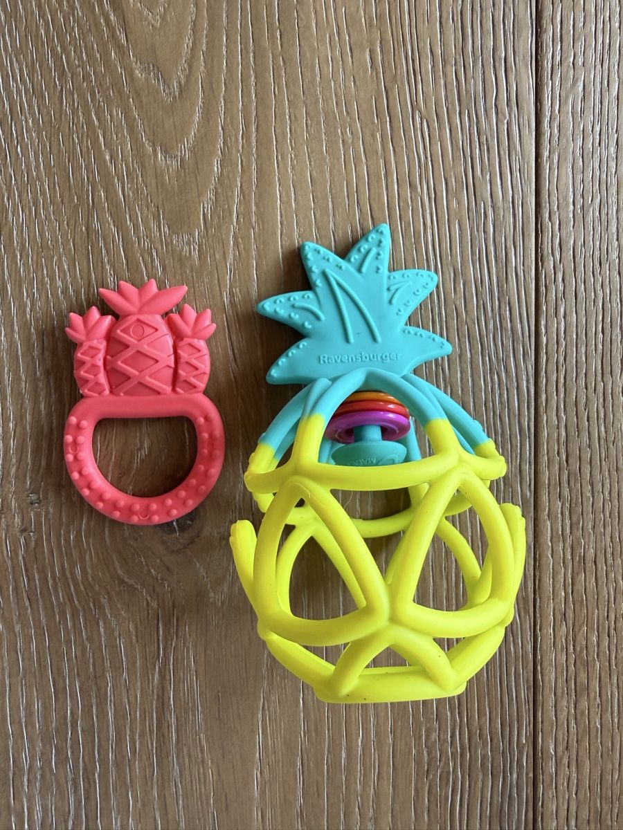 Ravensburger Jouets: Babyspielzeug/Beissring Ananas – D'occasion à Pragg-Jenaz par gobrist 1
