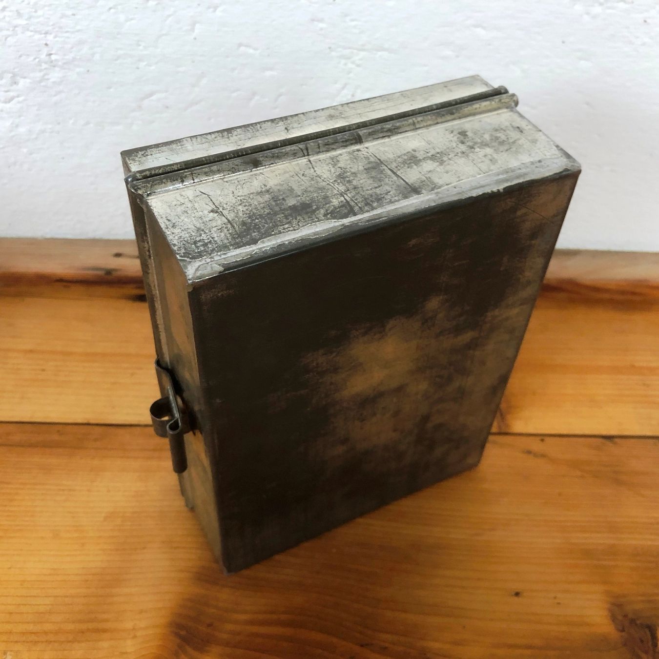 Registratore di cassa: Antiker Blechdose, Box Aufbewahrungsbox aus Eisen – Usato da Arisdorf venduto da Liquidus 3