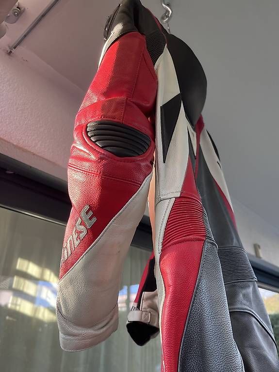 Dainese Anzüge: Dainese Lederkombi 1-teiler Grösse 54 – Gebraucht aus Endingen von oliver8 3