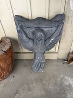 Grosse Steinguss Statue - Engel mit Banner, Gartendeko