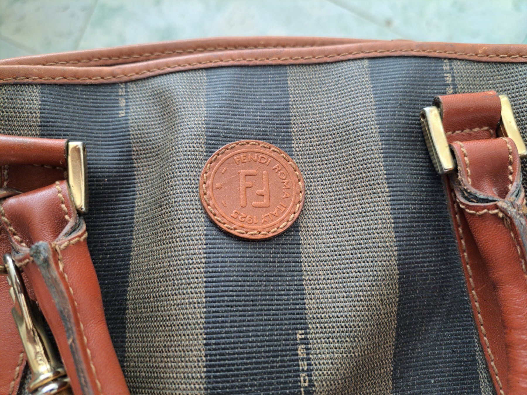 Fendi Taschen für Damen: Fendi Handtasche – Gebraucht aus Pfäffikon ZH von Valsangiaccomo 5