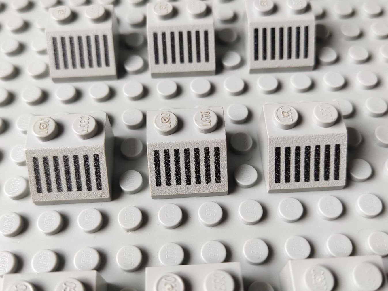 Lego Kit di costruzioni: LEGO - Slope Grill Pattern - 3039p05 – Usato da Muhen venduto da Legoholic 2
