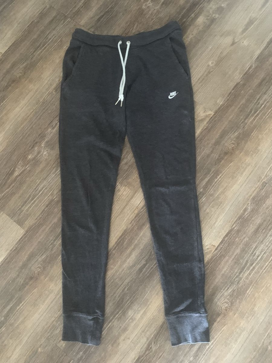 Nike Pantaloni: Nike Trainerhose – Usato da Emmen venduto da Bgucci_girl 1