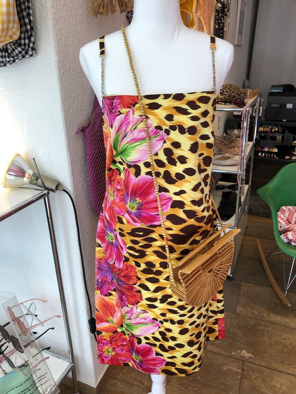 Versace Vestiti: Exklusives Versace Classic Kleid – Usato da Zürich venduto da Naebeli