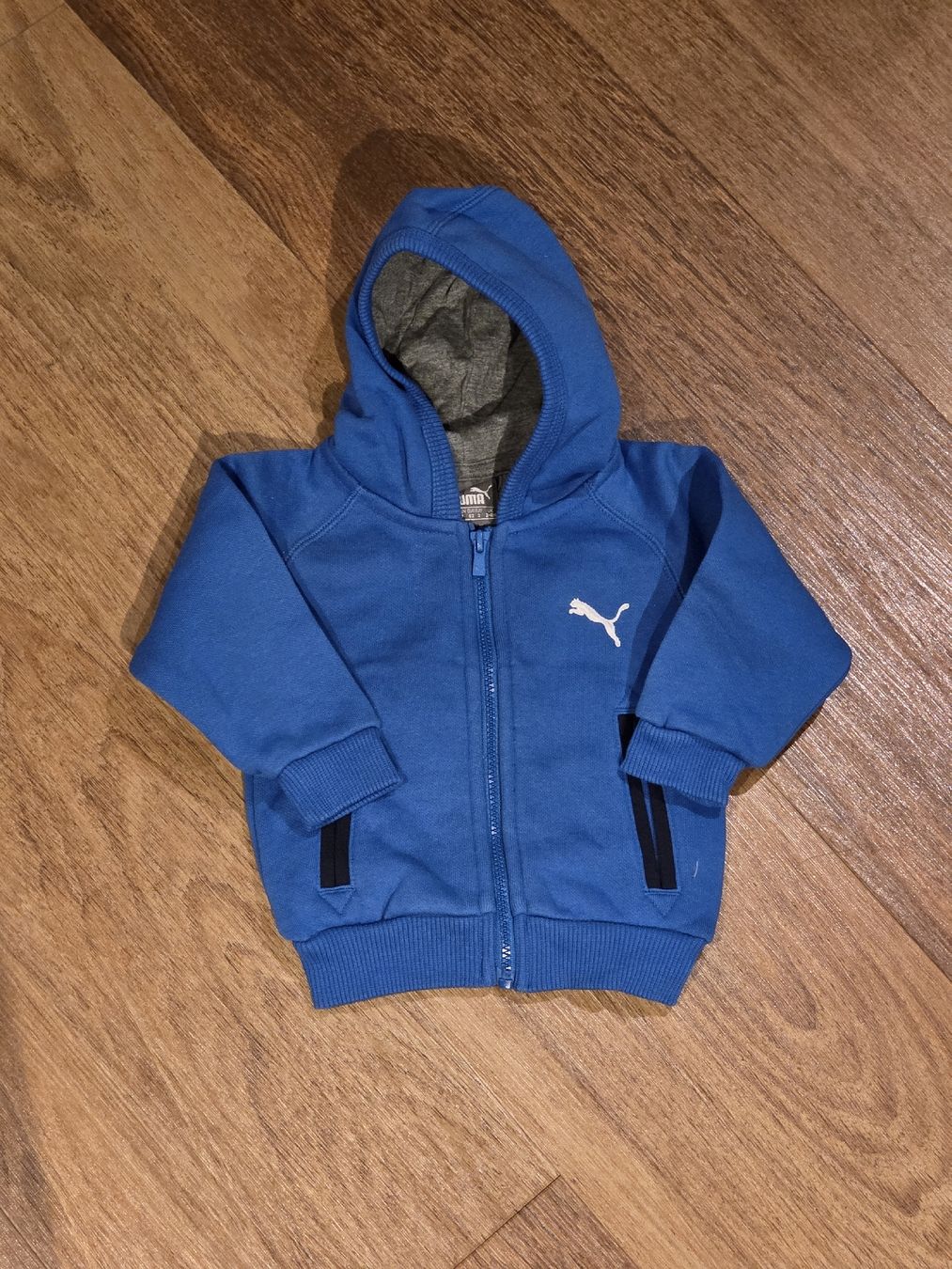Puma Giacche & Cappotti: Veste à capuche Puma bébé, taille 3 mois, comme neuve! – Nuovo (secondo la descrizione) da St-Blaise venduto da ame_c6mb