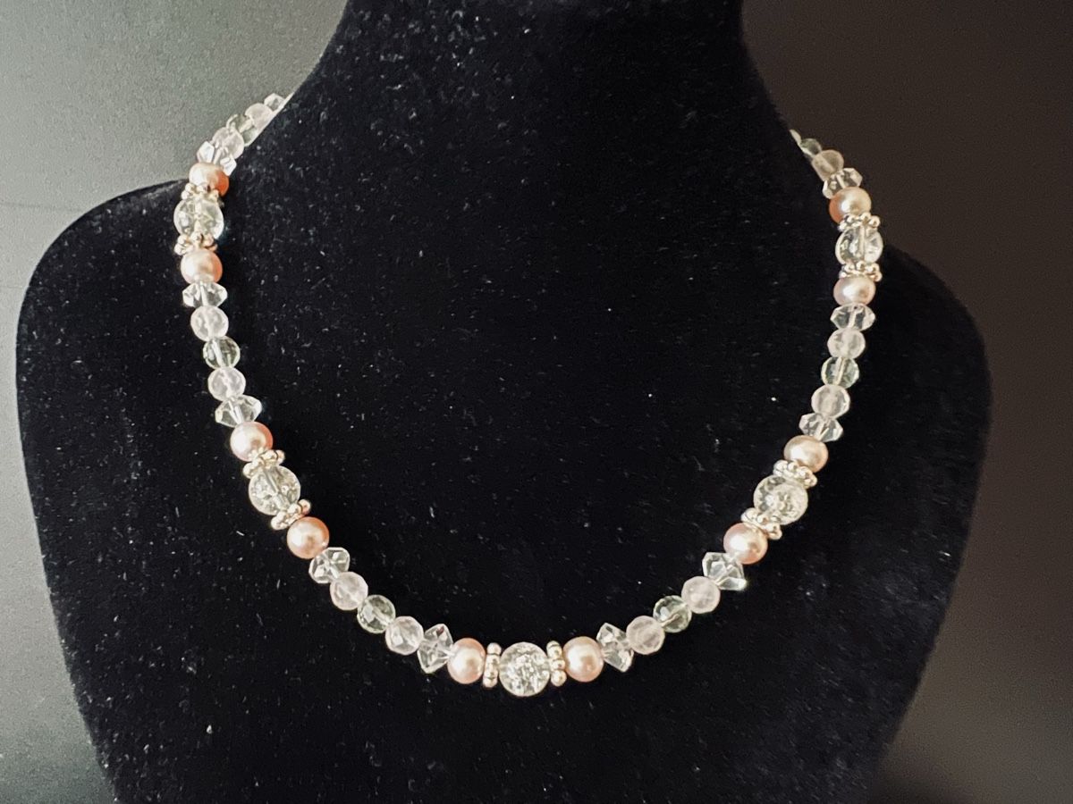 Catenine: Pearl, Rose Quartz & Prehnit Silver Necklace – Nuovo e nell'imballaggio originale da Rüschlikon venduto da ThereseJewelryDesign 2