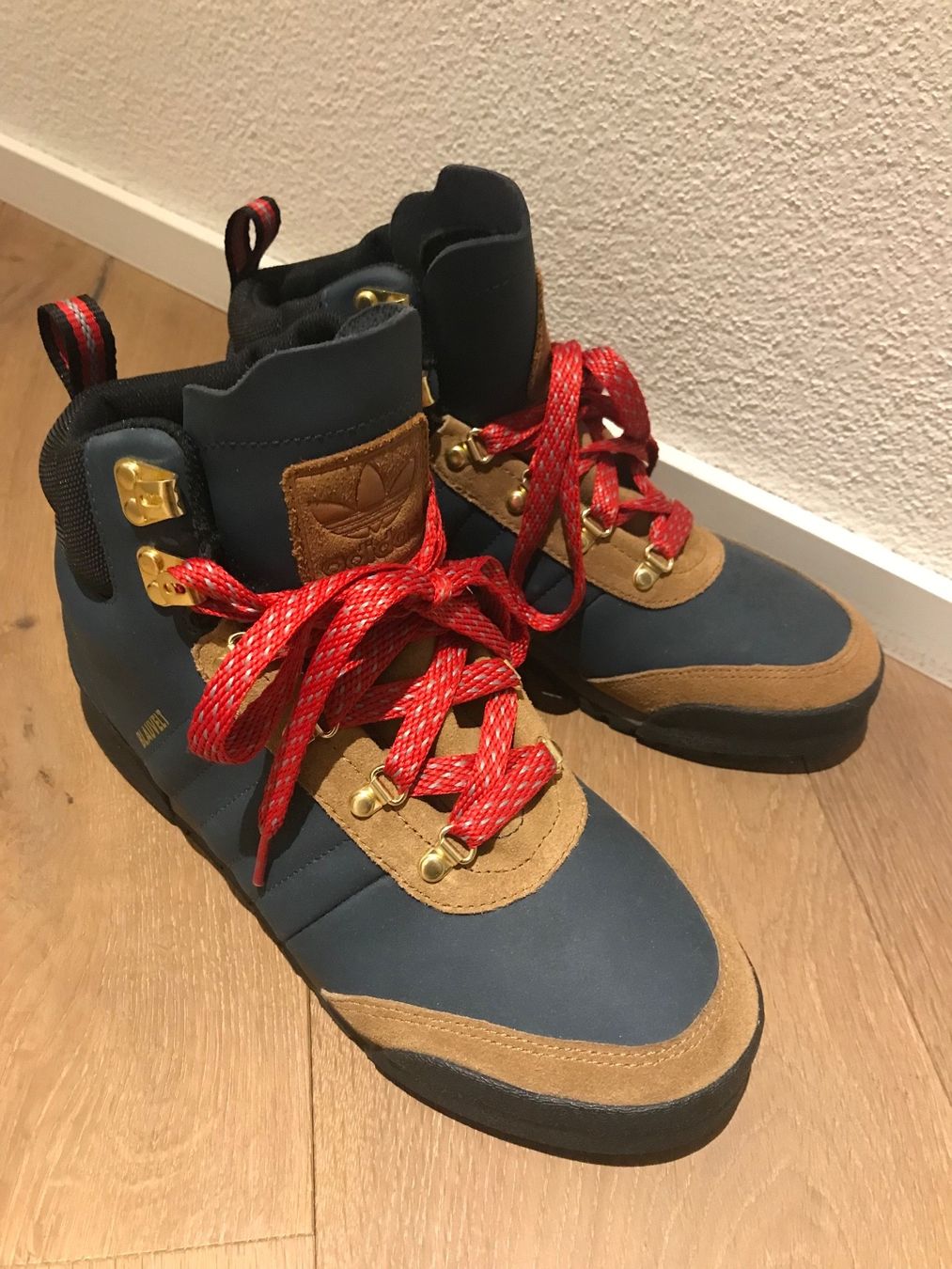 Adidas Scarpe da donna: NEU Adidas Blauvelt Schuhe Gr. 40 – Nuovo (secondo la descrizione) da Affoltern am Albis venduto da variablend