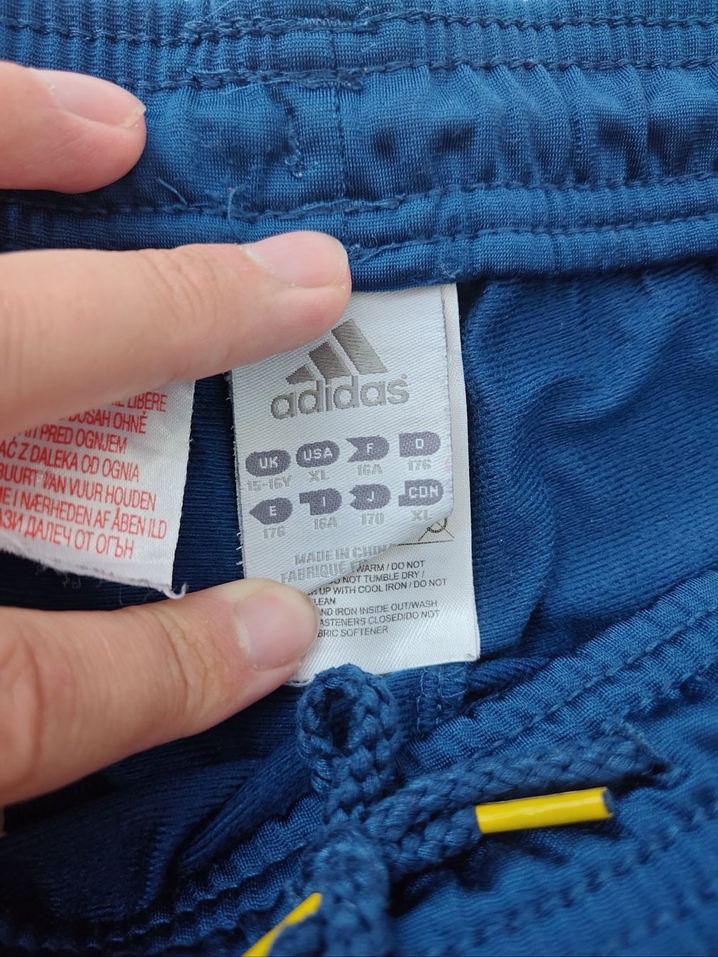 Adidas Pantaloni: Adidas Trainingshose Spanien, Gr. M – Usato da Zürich venduto da jan_dwt5 2