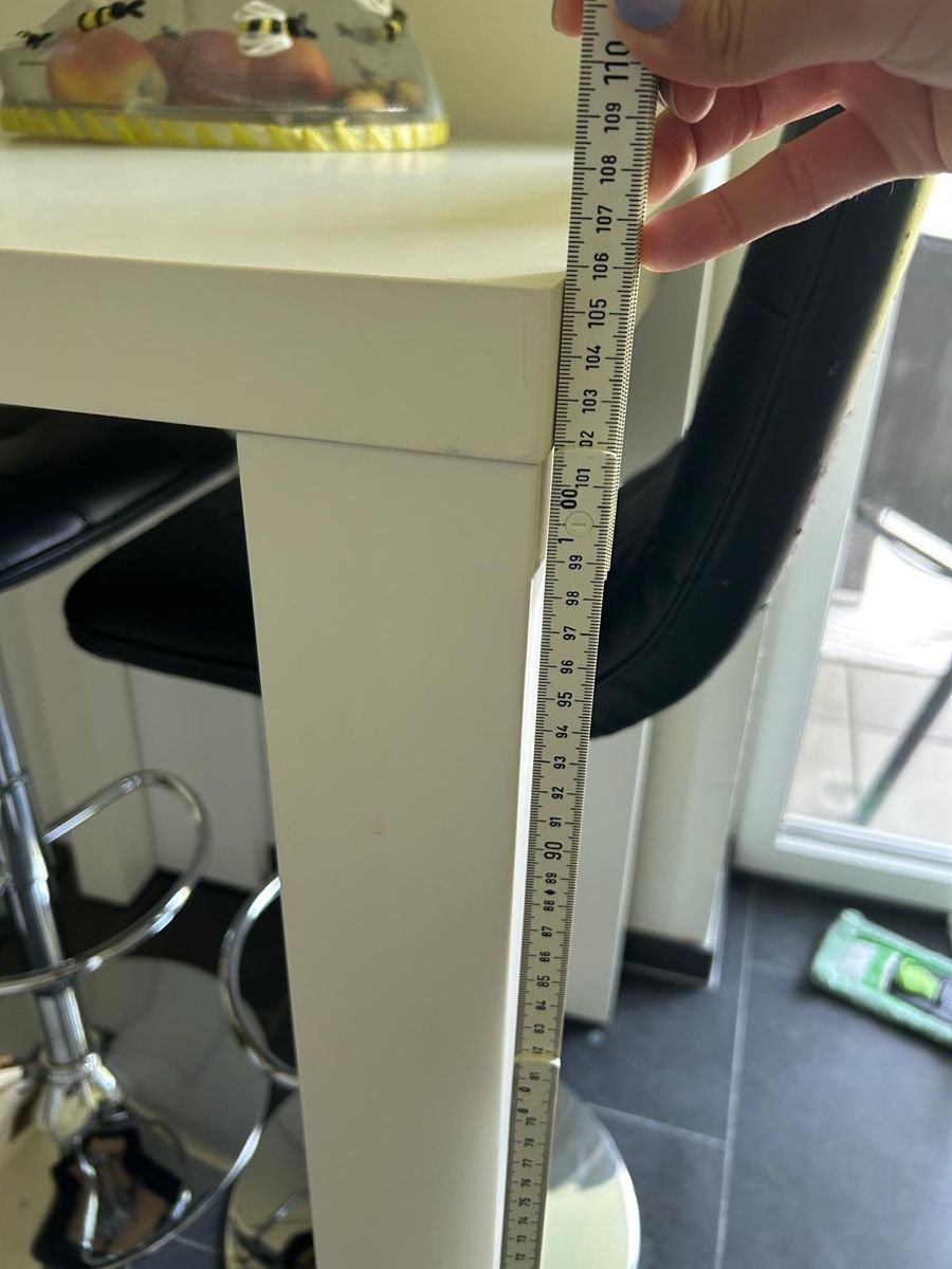 Tavoli: Ab 1.- Bartisch weiss und 2 Barhocker schwarz – Usato da Seuzach venduto da lb_collectr 5