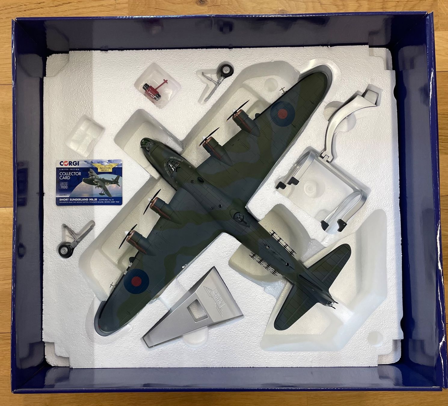 Corgi Toys Kit di modellismo & Modellini statici: Corgi AA27503 Short Sunderland Mk.III – Nuovo e nell'imballaggio originale da Sursee venduto da Toni-SpielSursee