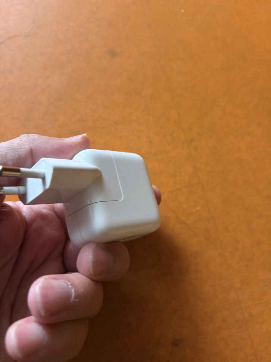 Apple Caricabatterie: Alimentatore Apple 10 W – Usato da Giubiasco venduto da sc-77 2