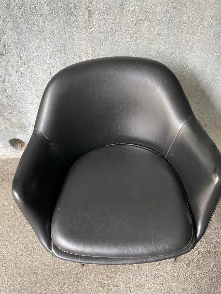 Sessel: Vintage Sessel Designklassiker Schwarz – Gebraucht aus Bern von coca-cola12 3