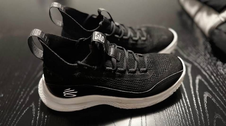 Under Armour Scarpe da uomo: Under Armour Curry Flow 8 - 44 EU – Usato da Pieterlen venduto da Haritz85