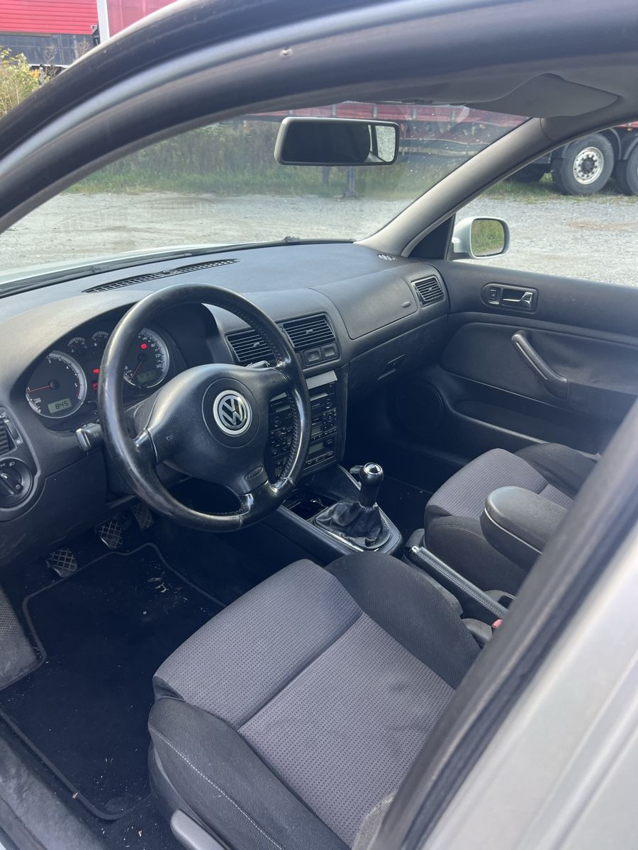 VW Automobili: Golf 4 1900 tdi – Usato da Monte Carasso venduto da Alexclio 4