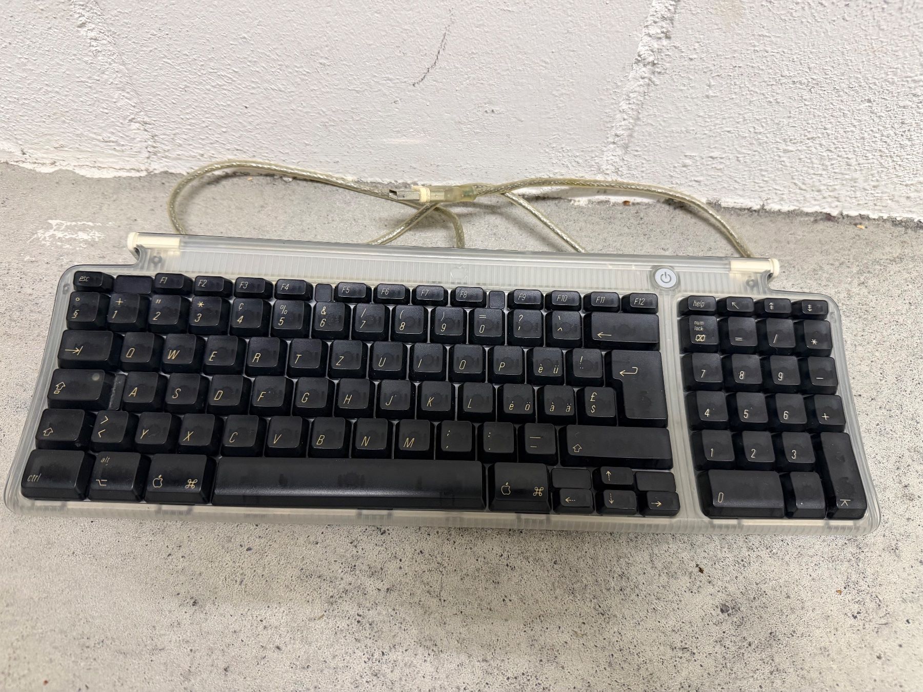 Apple Tastiere: Apple Keyboard M2452 – Usato da Niederwangen b. Bern venduto da Leonerb