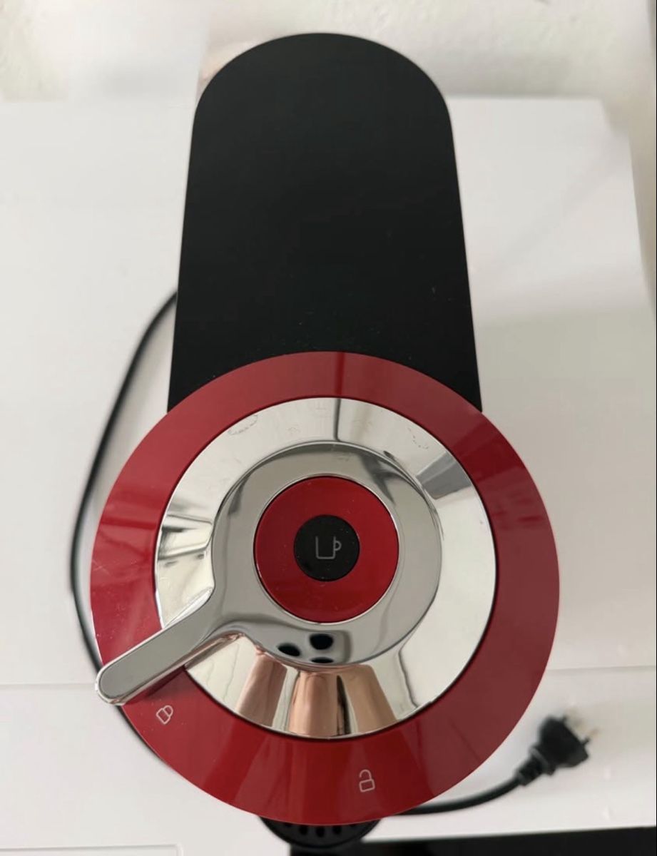 Nespresso Kaffeemaschinen & Espressomaschinen: Machine à café Nespresso Vertuo Krups rouge – Neu (gemäss Beschreibung) aus Lausanne von Stephaniesdressing 5