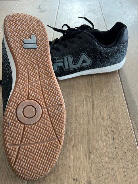 Fila Scarpe per ragazzi: Fila Hallenschuh neu – Usato da Küssnacht am Rigi venduto da Uvaan 1