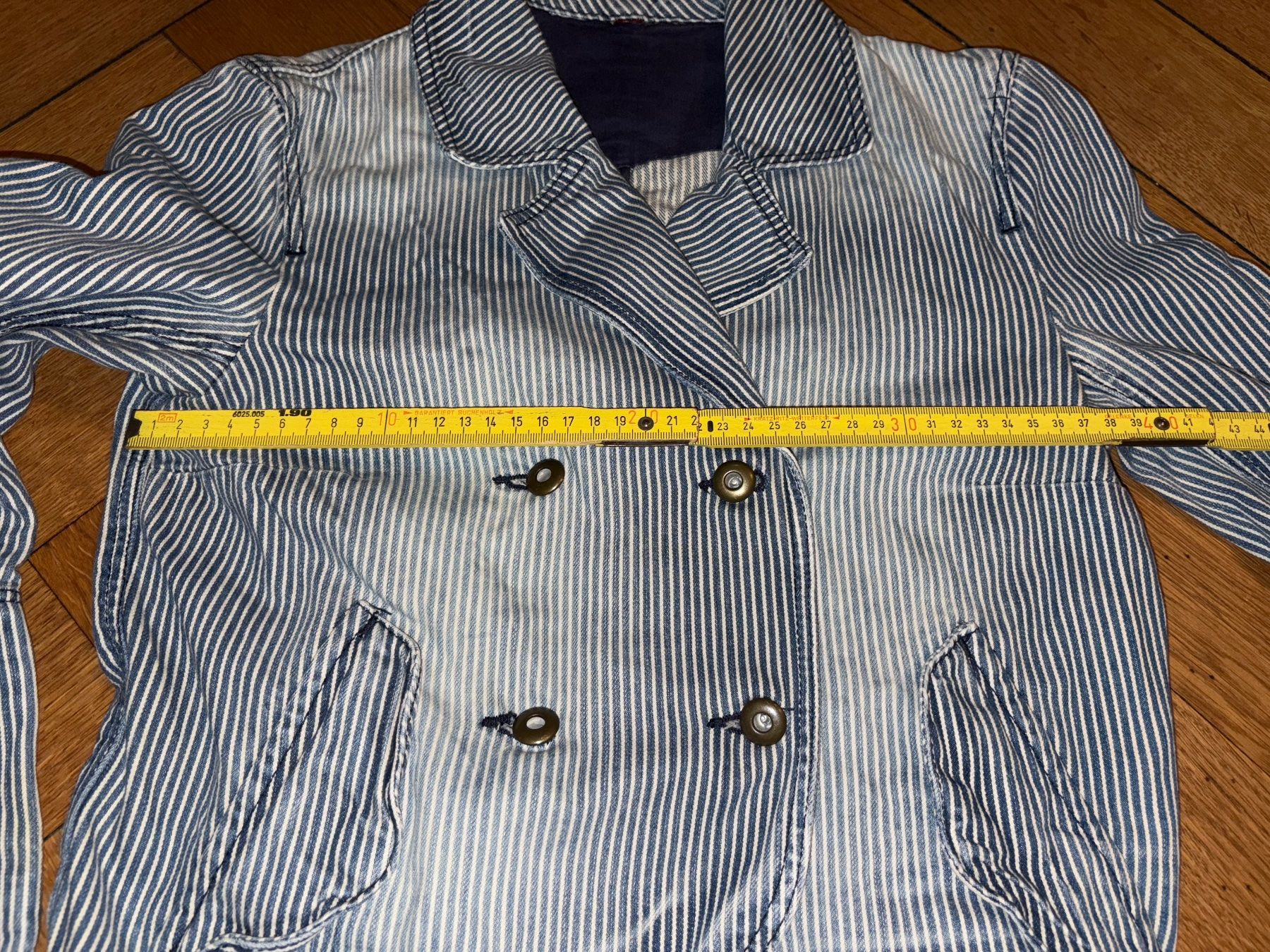 H&M Giacche: Gestreifte cropped H&M-Jacke Gr. 34 – Usato da Zürich venduto da triangular 4