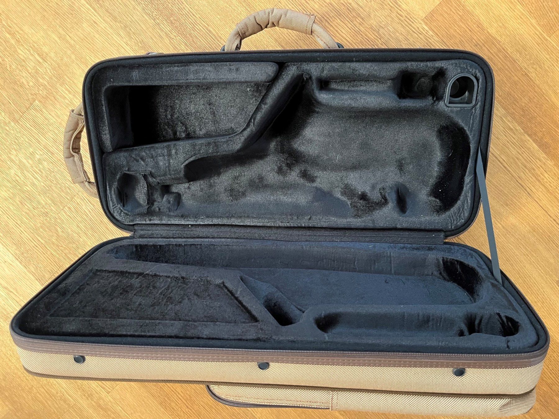 Valigie: Altsaxophon Koffer/ Rucksack "Arnold & Sons" – Nuovo (secondo la descrizione) da Bülach venduto da allafaccia 2
