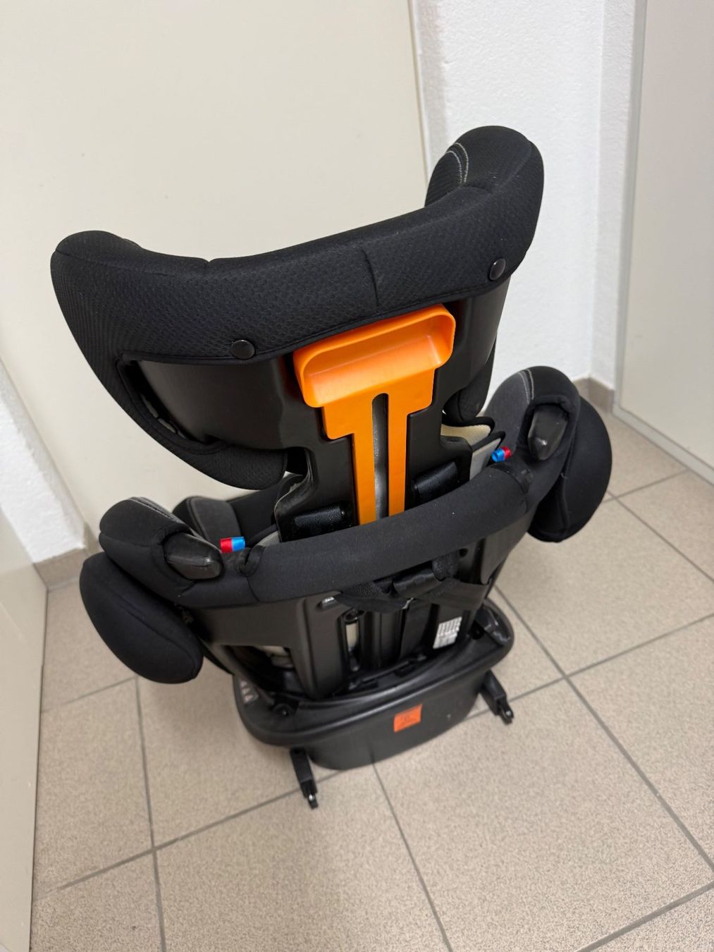 Chicco Seggiolini per auto: Chicco Kinderautositz in schwarz bis 36Kg – Usato da Wettingen venduto da bar7 3