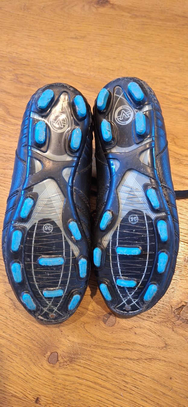 Victory Scarpe per ragazzi: Fusballschuhe Victory Gr.35 – Usato da Wil SG venduto da zugersee1980 2