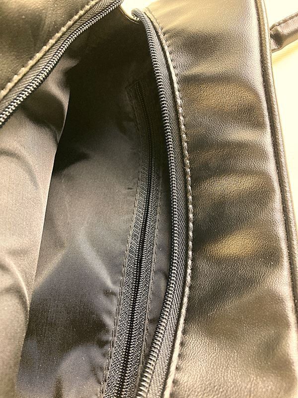 Taschen für Damen: Handtasche | Schwarz | Kunstleder – Gebraucht aus Wittenbach von Restwert_St-Gallen 2