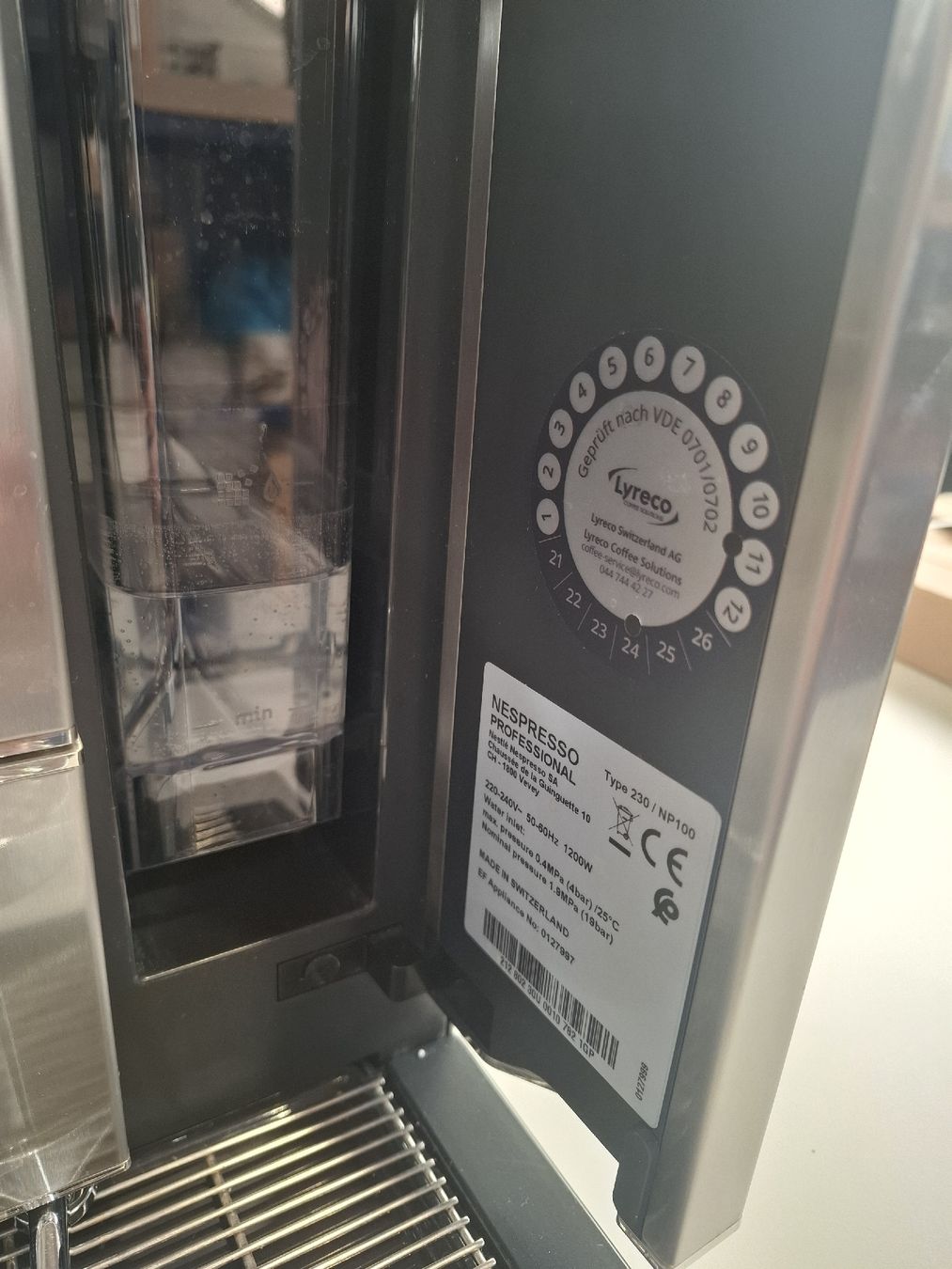Nespresso Macchine per caffè & Macchine per espresso: Nespresso Momento – Usato da Zürich venduto da leandh 1