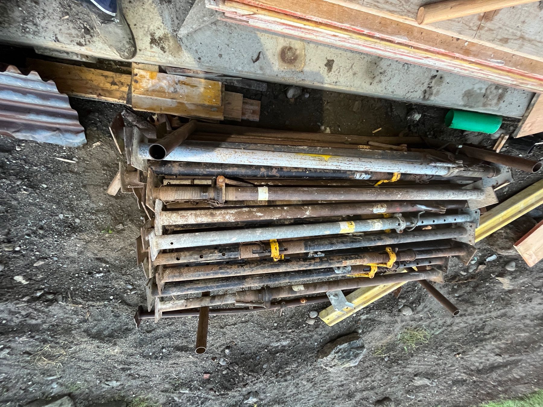 Ponteggi: Stüpper Deckenstütze zu vermieten – Usato da Belp venduto da machrismo24 2
