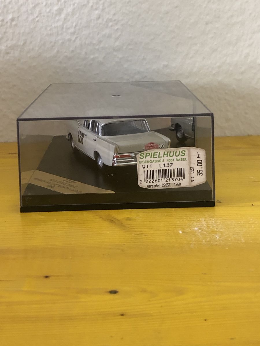 Mercedes-Benz Modellini d'auto: Modell Auto Mercedes 220 SE – Nuovo (secondo la descrizione) da Riehen venduto da Love-and-Peace 4