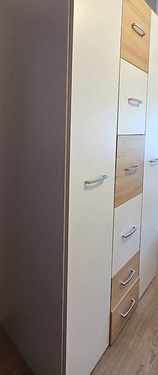 Schränke: Kleiderschrank – Gebraucht aus Baar von Famar5 1