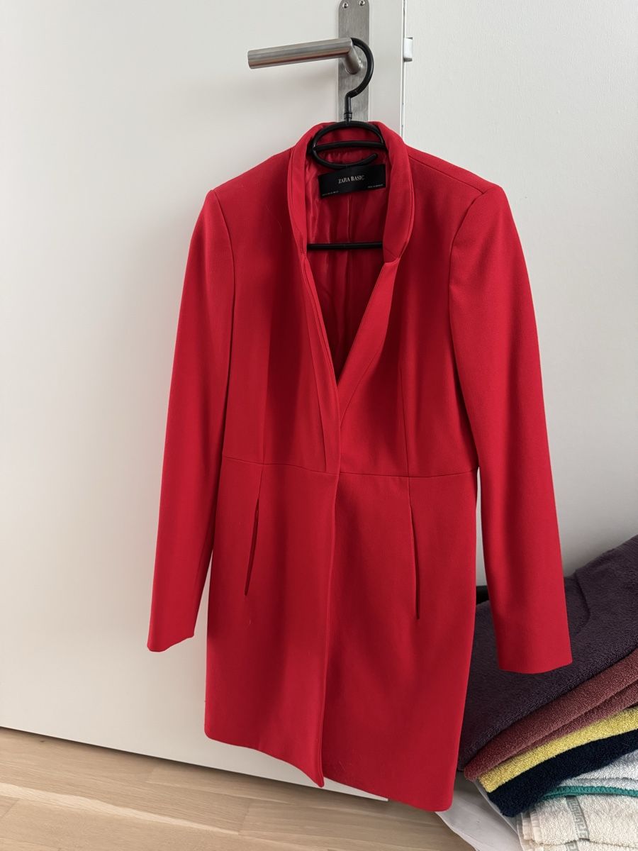 Zara Cappotti: Roter Mantel von Zara – Nuovo (secondo la descrizione) da Laufen venduto da AnnaBlunschi