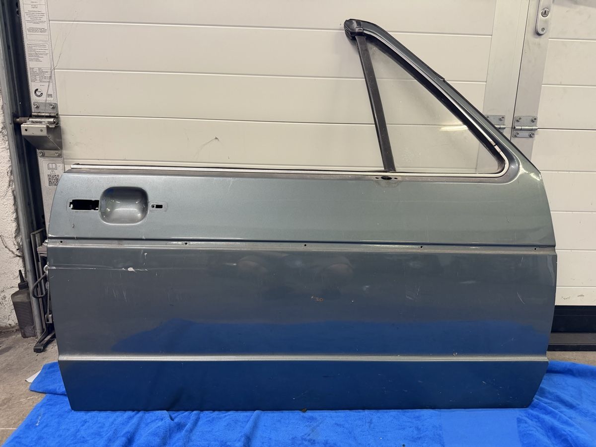 Volkswagen Alle Autoersatzteile: VW Golf 1 Cabrio - Türe rechts – Gebraucht aus Safenwil von melvoo 2