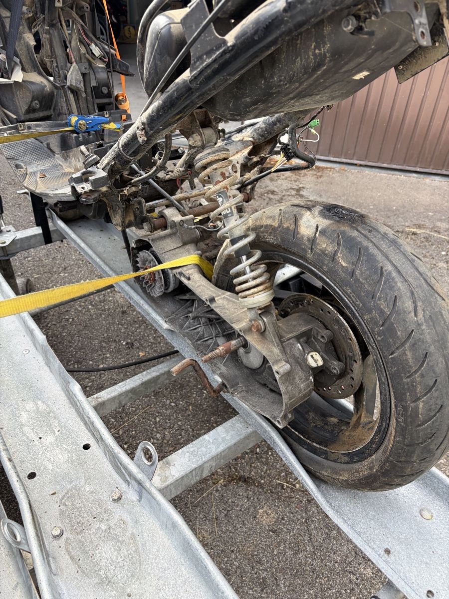Toutes les pièces pour scooter: 2 scooter Yamaha piece  – D'occasion à Biel/Bienne par Silva-M30 8