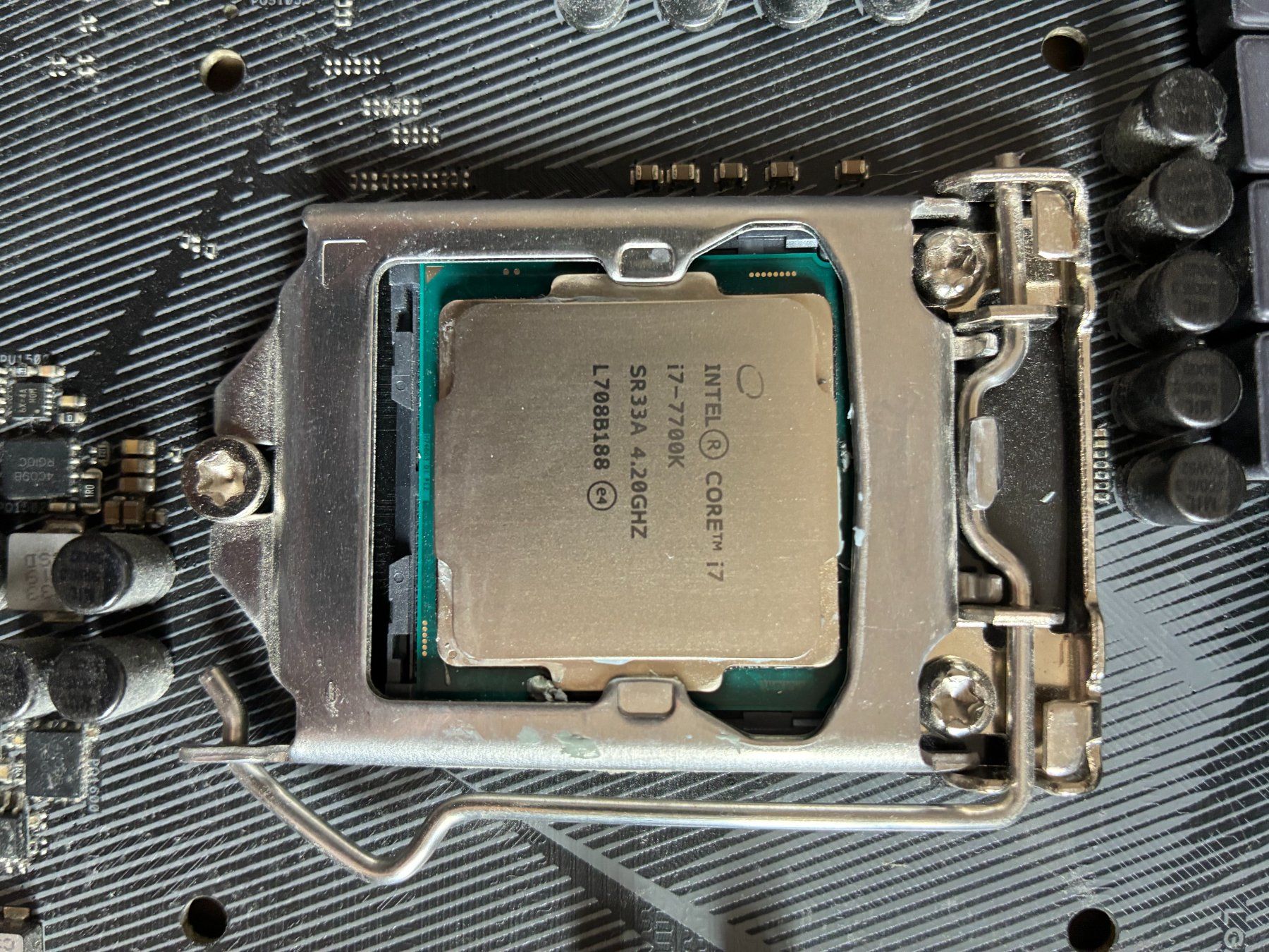 Asus Mainboards: Intel i7-7700K + ASUS ROG Strix Z270F Gaming Mainboard – Gebraucht aus Bern von zwahleal 1