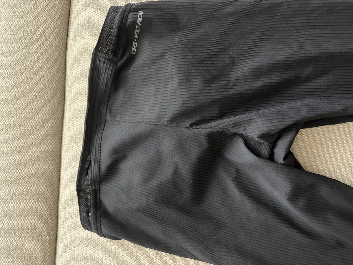 Nike Hosen: Nike Aeroswift M long  tights  – Gebraucht aus Zürich von von_sj9s 9