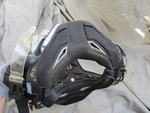 Schutz & Schoner: Motorrad BMX Nackenschutz GPX Grösse S Carbon – Gebraucht aus Ottikon von Locomotive01 5