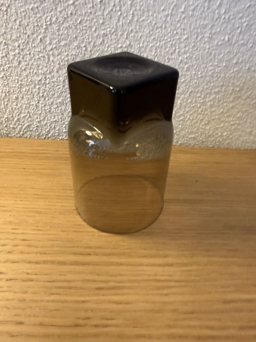Contenitori & Simili: Verre fumé texturisé base carrée – Usato da Kloten venduto da Mumiiin 5