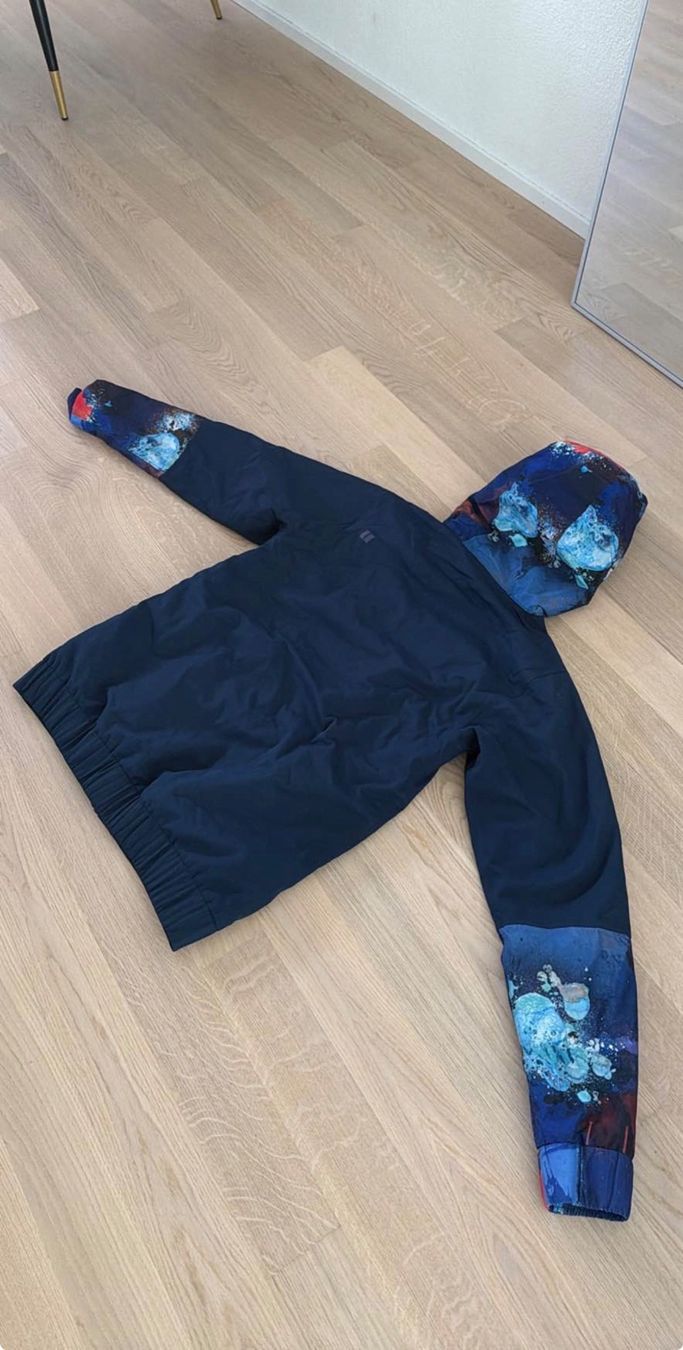 Armada Vestes: Veste de Ski Armada taille M – D'occasion à Zug par fre_w72x 1