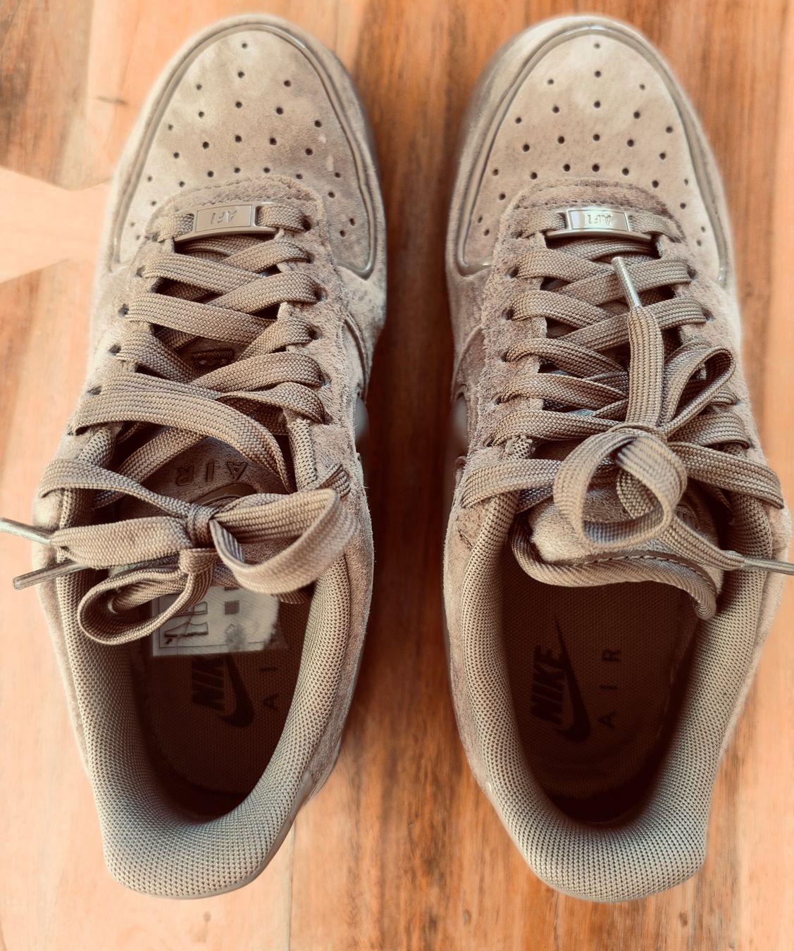 Scarpe da donna: Nike, Suede-Sneaker (Gr. 37.5) – Usato da Basel venduto da betzi13 3