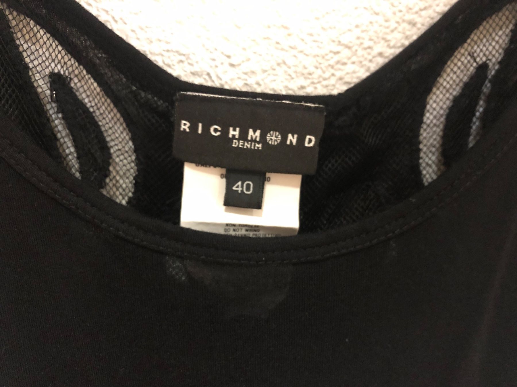 T-shirt: Shirt Von Richmond – Usato da Solothurn venduto da galinka 4