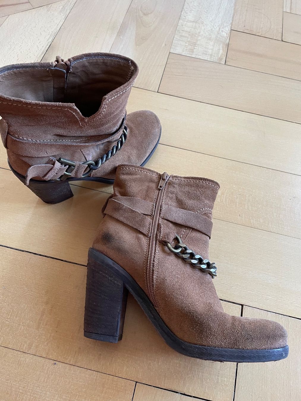 Scarpe da donna: Leder Absatzstiefeletten – Usato da Basel venduto da BiancaCCC 4