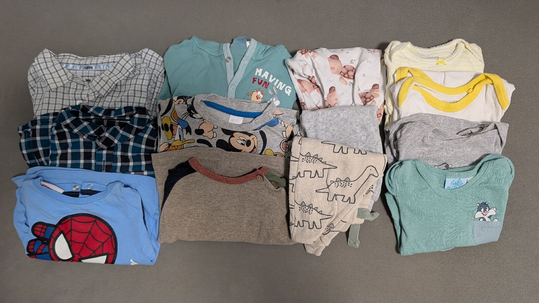 Lotti & Set di vestiti: Jungen Kleiderset 62 – Usato da Niederhasli venduto da queen_mikeschli