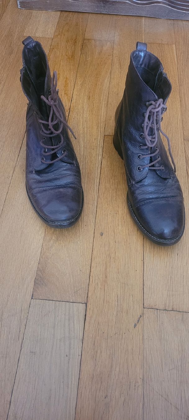 Scarpe da donna: Stefeletten Varese – Usato da Basel venduto da Da-vid3