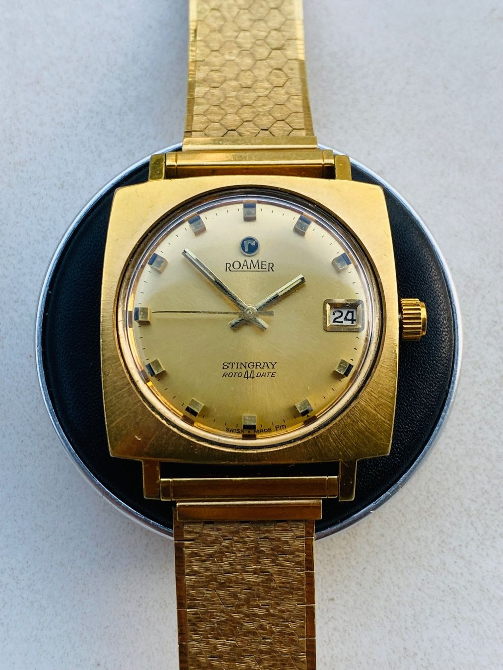 Roamer Uhren: Roamer Stingray Roto 44 Date - Gold nugget style – Gebraucht aus Küsnacht ZH von Pedramy 1