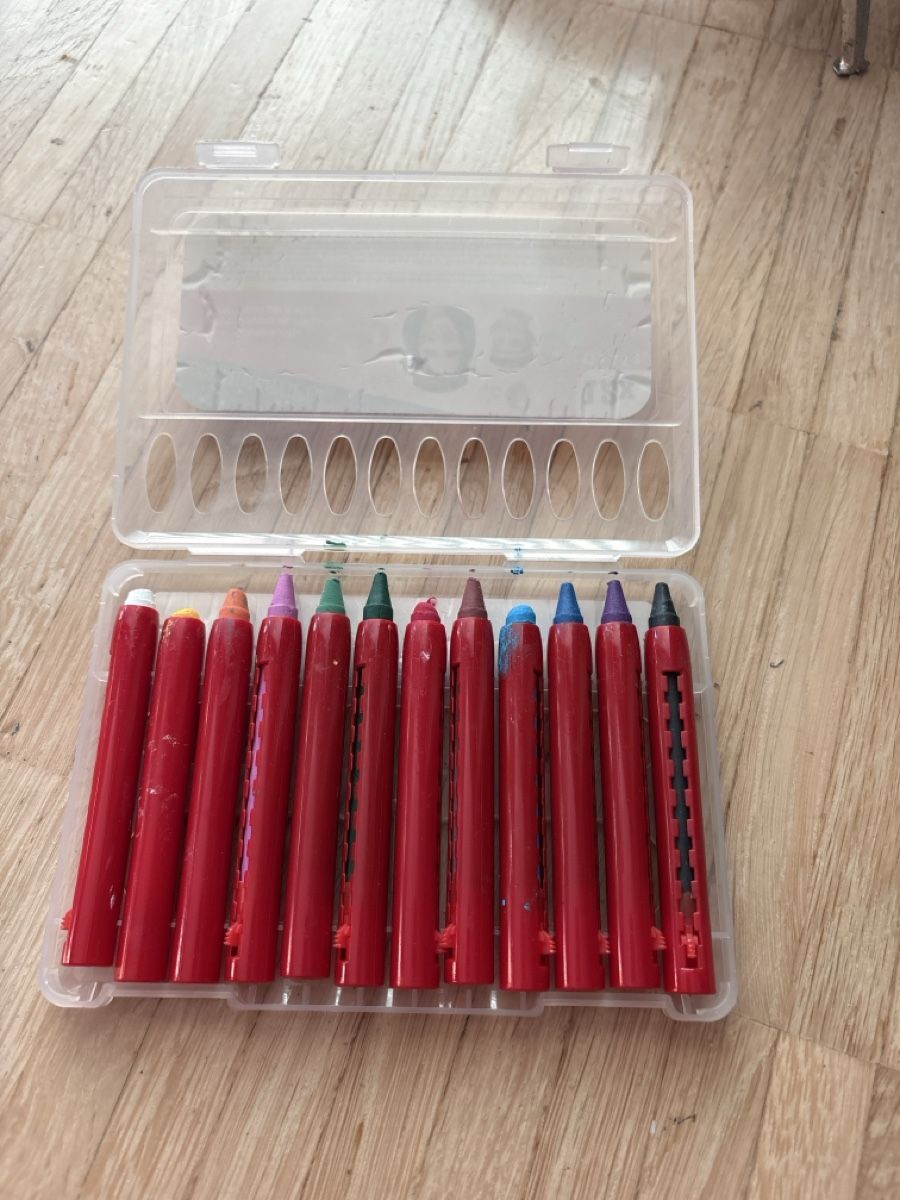 Maquillage: Face Paint Crayons Set 12 Colours – D'occasion à Nyon par Iamher 2